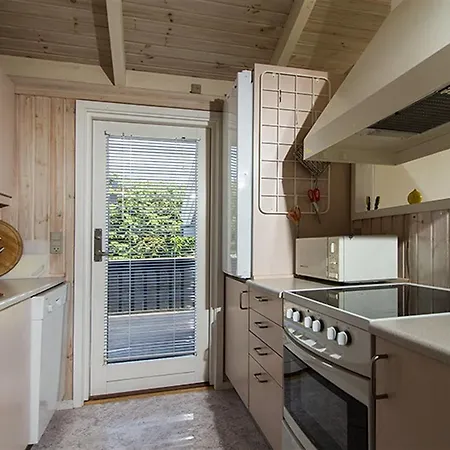 펜션 Four-bedroom Holiday In